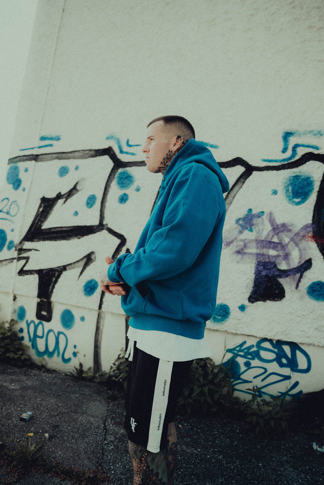 
                  
                    Laden Sie das Bild in den Galerie-Viewer, HOODIE BLUE
                  
                