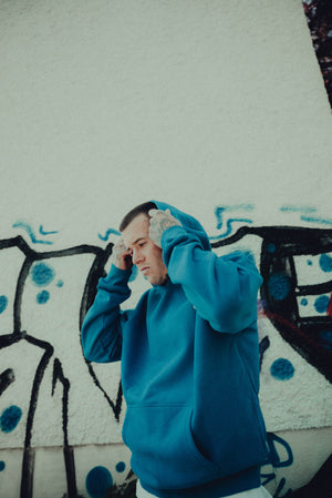 
                  
                    Laden Sie das Bild in den Galerie-Viewer, HOODIE BLUE
                  
                