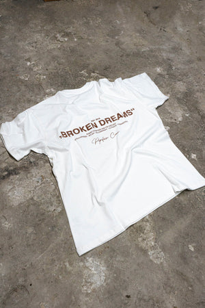 
                  
                    Laden Sie das Bild in den Galerie-Viewer, T-SHIRT &amp;quot;BROKEN DREAMS&amp;quot;
                  
                