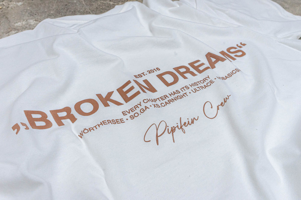 
                  
                    Laden Sie das Bild in den Galerie-Viewer, T-SHIRT &amp;quot;BROKEN DREAMS&amp;quot;
                  
                