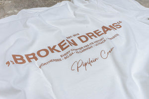 
                  
                    Laden Sie das Bild in den Galerie-Viewer, T-SHIRT &amp;quot;BROKEN DREAMS&amp;quot;
                  
                